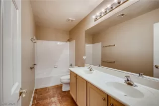 Photo #6: 2315287 Listing