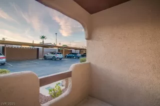 Photo #4: 2315296 Listing 