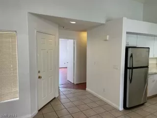 Photo #1: 2315339 Listing 