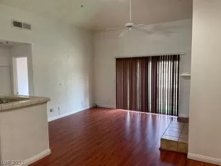 Photo #2: 2315339 Listing 