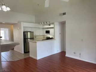 Photo #5: 2315339 Listing 