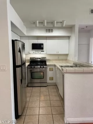 Photo #6: 2315339 Listing 