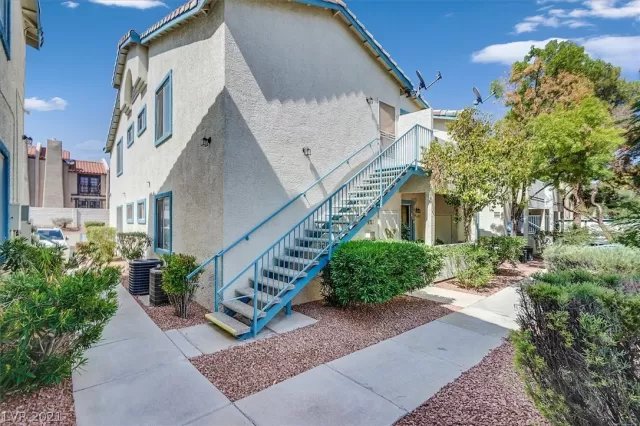 MLS: 2315343 Condo For Sale