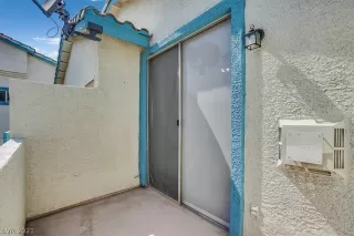 Photo #3: 2315343 Listing