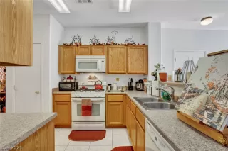 Photo #4: 2315344 Listing 