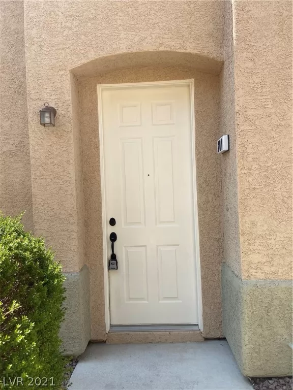 MLS: 2315356 Condo For Sale