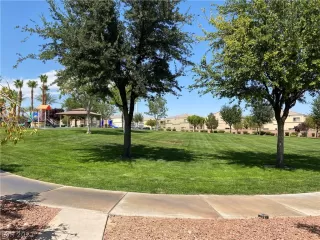 Photo #5: 2315356 Listing 