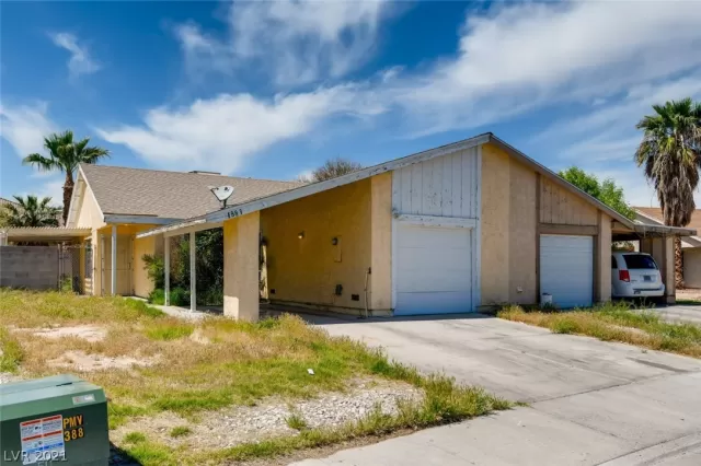 MLS: 2315360 Condo For Sale