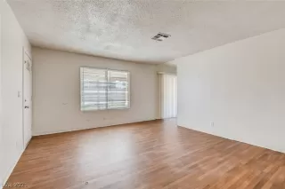 Photo #5: 2315360 Listing 
