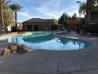 Photo #4: 2315377 Listing