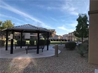 Photo #5: 2315377 Listing