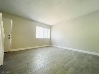 Photo #1: 2315407 Listing 