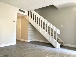 Photo #2: 2315407 Listing 