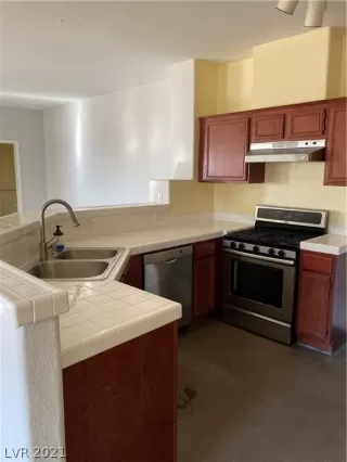 Photo #3: 2315423 Listing 