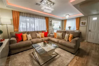 Photo #4: 2315485 Listing 