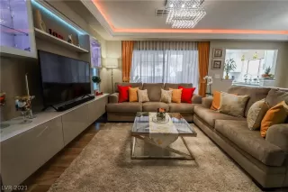 Photo #5: 2315485 Listing 