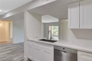 Photo #3: 2315493 Listing