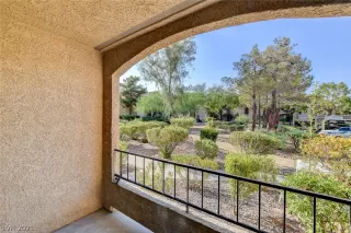 Photo #5: 2315493 Listing