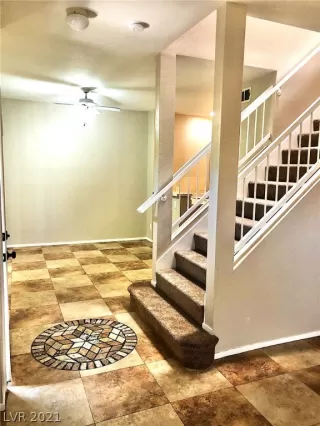 Photo #5: 2315494 Listing