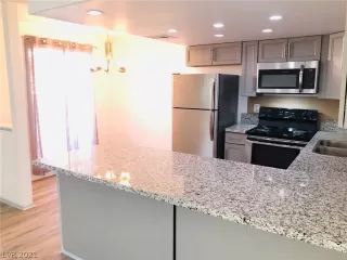 Photo #2: 2315533 Listing 