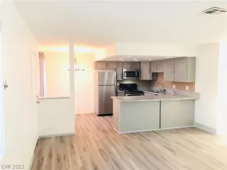 Photo #3: 2315533 Listing 