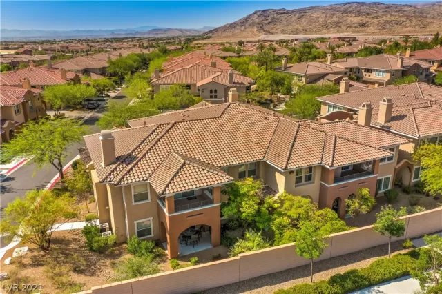 MLS: 2315535 Condo For Sale