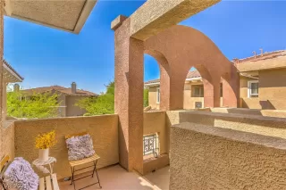 Photo #4: 2315535 Listing 