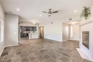 Photo #6: 2315535 Listing 