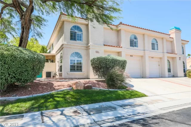 MLS: 2315542 Condo For Sale