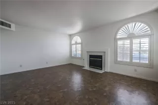 Photo #3: 2315542 Listing