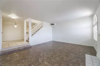 Photo #4: 2315542 Listing