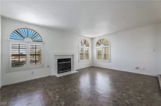 Photo #6: 2315542 Listing