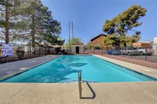 Photo #4: 2315544 Listing