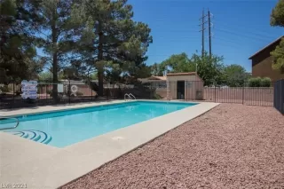 Photo #5: 2315544 Listing