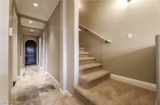 Photo #3: 2315549 Listing