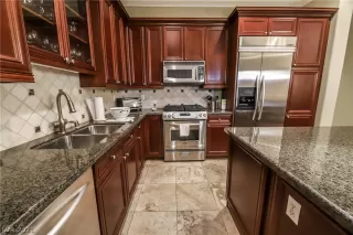 Photo #6: 2315549 Listing