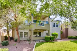 Photo #2: 2315557 Listing