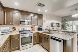 Photo #3: 2315557 Listing