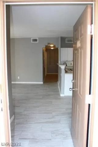 Photo #5: 2315564 Listing 