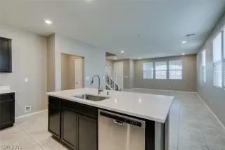 Photo #6: 2315571 Listing 