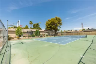 Photo #4: 2315573 Listing 