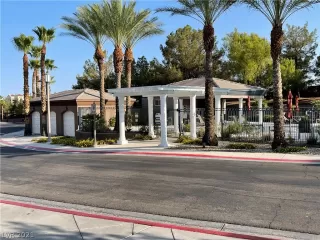 Photo #1: 2315582 Listing