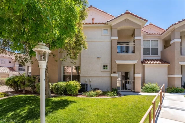 MLS: 2315615 Condo For Sale