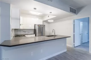 Photo #4: 2315615 Listing 