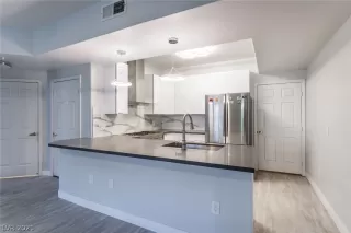 Photo #5: 2315615 Listing 