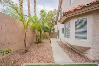 Photo #4: 2315682 Listing 