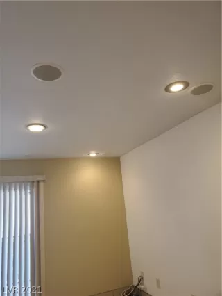 Photo #1: 2315696 Listing