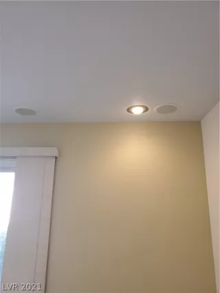 Photo #3: 2315696 Listing