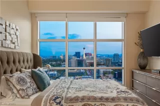 Photo #2: 2315708 Listing 