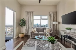 Photo #4: 2315708 Listing 